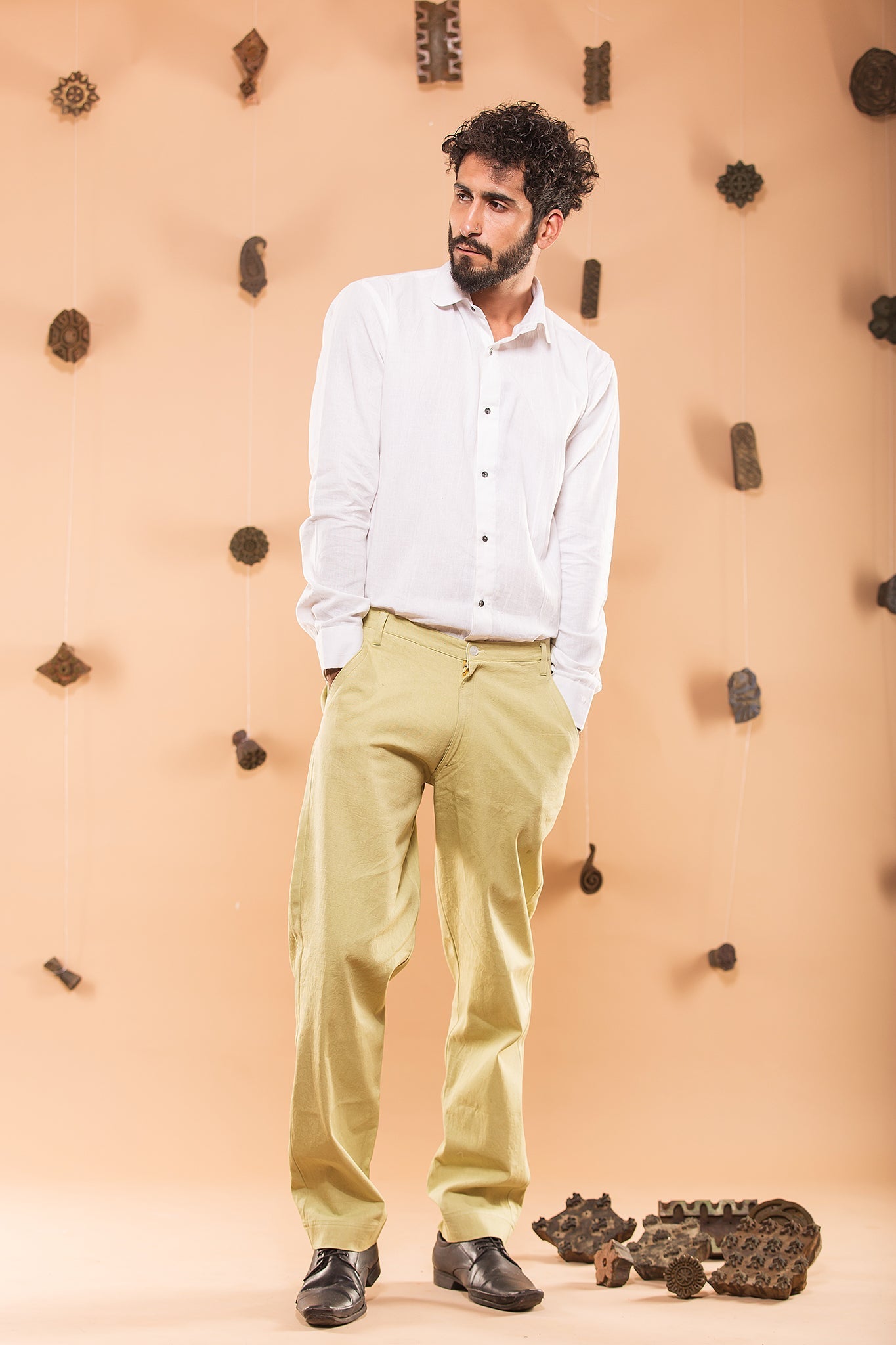 The Classic White Shirt (1640740159531)